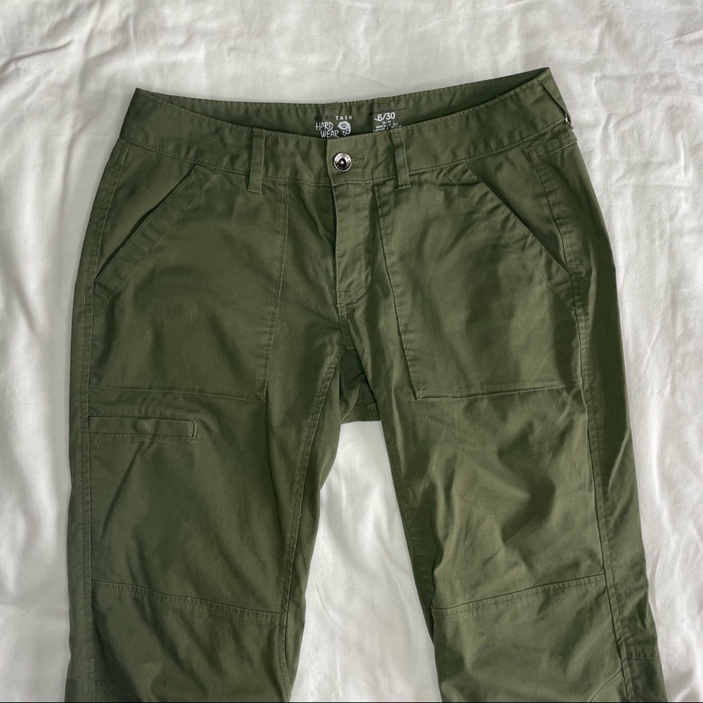 Mountain Hardwear Pants - Olive Green - size 6/30 - hiking pant